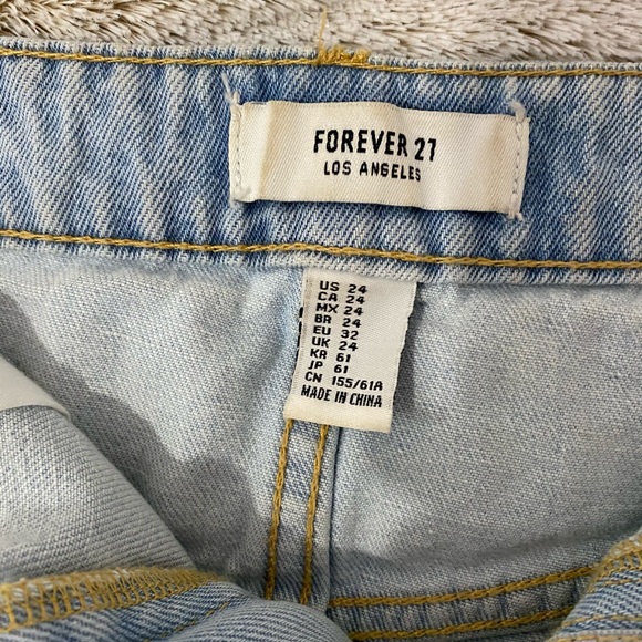 Mini Denim Skirt from Forever 21 - Picture 3 of 5